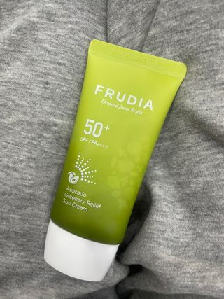 [후르디아] 민감피부를 위한 무기자차 논나노 아보카도 선크림 — 3점을 준 리뷰어가 2023년 4월 올린 사용 사진