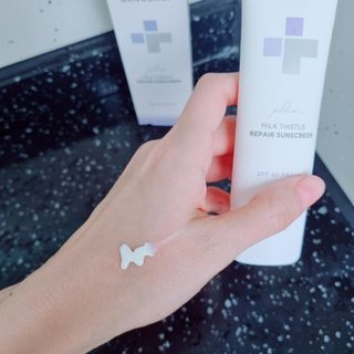 바노바기 코스메틱 바노바기 밀크씨슬 리페어 시카 선스크린 플러스 50ml — 5점을 준 리뷰어가 2023년 3월 올린 사용 사진
