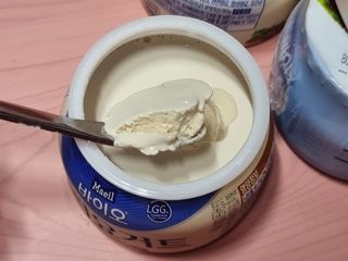 매일바이오 그릭요거트 오리지널 플레인 4개, 로스터리 커피믹스 4개 — 4점을 준 리뷰어가 2021년 12월 올린 사용 사진