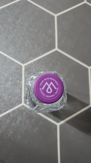 몽베스트 [MONTBEST]위드어스 500mL 20병 — 5점을 준 리뷰어가 2022년 6월 올린 사용 사진
