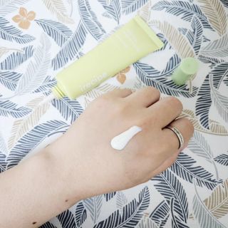 아이레시피 마일드시카 브라이트닝 업 선스크린 SPF50+ PA++++ — 5점을 준 리뷰어가 2023년 6월 올린 사용 사진