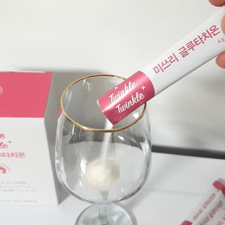 메디포스트 모비타 미쓰리 글루타치온 30포 — 4점을 준 리뷰어가 2022년 12월 올린 사용 사진