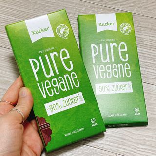 당류2g 자일리톨로 단맛을낸 슈카 퓨어비건 무설탕초콜릿 Xucker vegan 2개입 — 4.5점을 준 리뷰어가 2021년 4월 올린 사용 사진