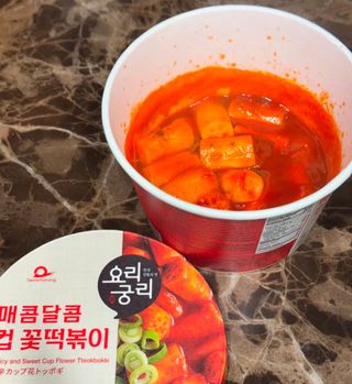 나우  [요리궁리] B타입 ( 매콤, 치즈, 매콤까르보 ) 꽃떡볶이 6개입 세트 — 5점을 준 리뷰어가 2025년 3월 올린 사용 사진