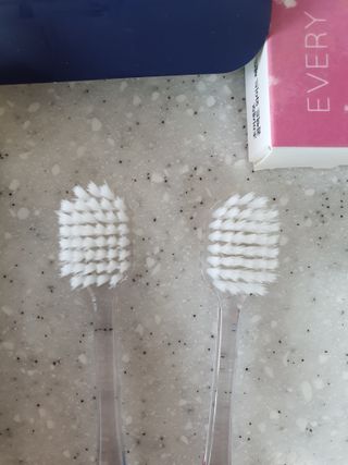 에브리모먼트 에브리 모먼트 칫솔 Every moment toothbrush — 5점을 준 리뷰어가 2022년 2월 올린 사용 사진
