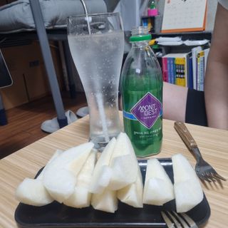 몽베스트 Montbest with Sparkling water Plain 20병 — 5점을 준 리뷰어가 2022년 9월 올린 사용 사진