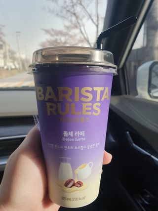 바리스타룰스 돌체 라떼 — 5점을 준 리뷰어가 2023년 4월 올린 사용 사진