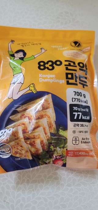 (주)성경순만두 곤약만두.콘치즈만두,삼각당면만두,당면 야끼만두,대구전통 납작만두,떡뽁이 매콤소스,달콤소스 — 5점을 준 리뷰어가 2023년 4월 올린 사용 사진