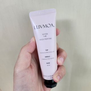 러브모아 향수 고체향수 승무원 고체향수 바르는 향수 니치향수 도손 우드세이지 앤 씨솔트 — 5점을 준 리뷰어가 2022년 11월 올린 사용 사진