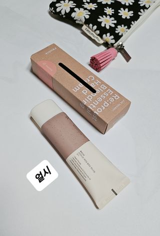 [후르디아] 끈적임 없는 착한성분 비건  핸드크림 3종 — 4점을 준 리뷰어가 2023년 12월 올린 사용 사진