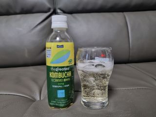 더그레잇티 콤부차 [매일유업] 더그레잇티 44kcal 콤부차 300ml *12개입 (오리지널 6개+베리리치 6개) — 4점을 준 리뷰어가 2023년 7월 올린 사용 사진
