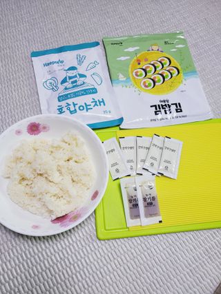 해풀잎 누구나 김밥*1ea [(혼합야채 35g *1ea,  김밥김 (5g, 5ea),  양념간장 (6g, 5ea), 참기름(5g, 2ea)] — 5점을 준 리뷰어가 2022년 7월 올린 사용 사진