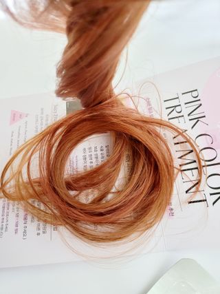[유니프] 헤어 샤이니 핑크 컬러 트리트먼트 500g — 5점을 준 리뷰어가 2023년 10월 올린 사용 사진
