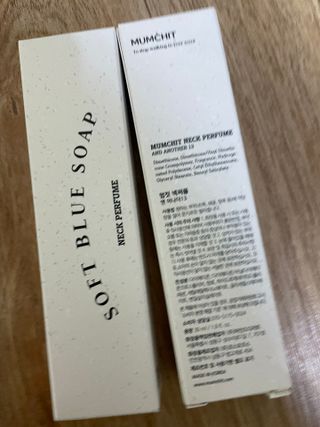 멈칫(MUMCHIT) 넥퍼퓸 NECKPERFUME 2가지 향 — 5점을 준 리뷰어가 2021년 12월 올린 사용 사진