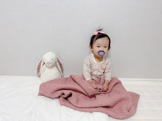 [쿠쿠드림] 완벽 항균 아기 애착이불 — 5점을 준 리뷰어가 2022년 12월 올린 사용 사진