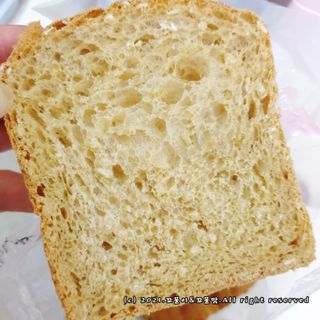 롯데제과 Vbread 포카치아식빵1개 + 미니식빵 1개 + 머핀 2개 세트 — 5점을 준 리뷰어가 2021년 9월 올린 사용 사진