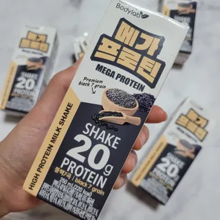 바디랩 프로틴음료 단백질쉐이크 메가프로틴 — 4.5점을 준 리뷰어가 2022년 5월 올린 사용 사진