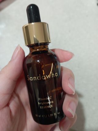 스킨큐어 산다화 비타민c 화이트닝 에센스 30ml — 3점을 준 리뷰어가 2023년 12월 올린 사용 사진