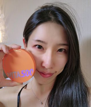 광동생활건강 MF[광동] 비타500✨주름개선·미백·SPF50+🌞퍼펙트쉴드 빅 선쿠션 본품 — 5점을 준 리뷰어가 2024년 5월 올린 사용 사진