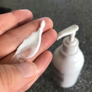 [닥터문] 프리미엄 알로에베라 선크림 500ml — 5점을 준 리뷰어가 2022년 7월 올린 사용 사진