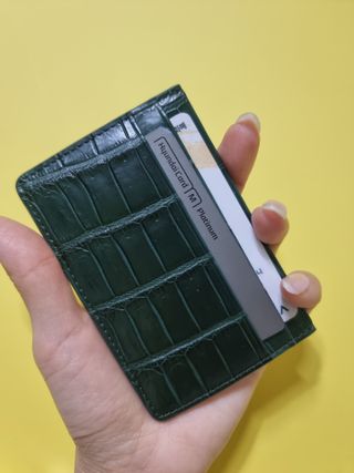 헤임달 Glossy 악어가죽 카드지갑 — 5점을 준 리뷰어가 2021년 5월 올린 사용 사진