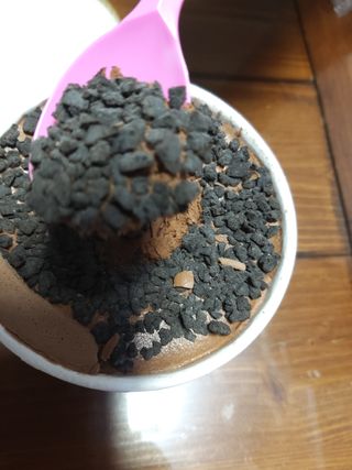 롯데제과 본젤라또 비스킷&바닐라카라멜바, 본젤라또 베리쇼콜라컵 — 5점을 준 리뷰어가 2021년 12월 올린 사용 사진