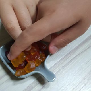 야미얼스 구미베어 구미웜 젤리 4팩 세트 — 5점을 준 리뷰어가 2021년 4월 올린 사용 사진