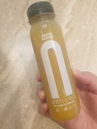 BLENDY'S 핑크 스무디+블론디 스무디 — 5점을 준 리뷰어가 2021년 9월 올린 사용 사진