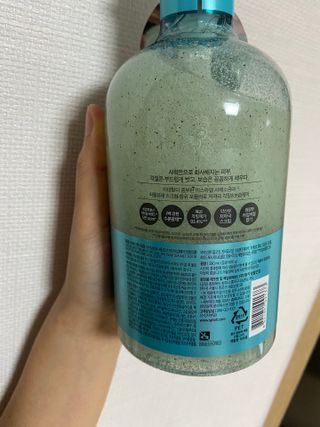 벨먼 내추럴스파 수분광채 스크럽 바디워시 600ml 5종 — 5점을 준 리뷰어가 2022년 5월 올린 사용 사진