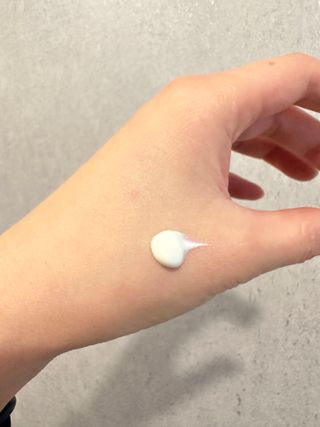 바노바기 코스메틱 바노바기 밀크씨슬 리페어 시카 선스크린 플러스 50ml — 5점을 준 리뷰어가 2023년 2월 올린 사용 사진