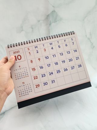 리훈 2024년 레트로 달력 벽달력 + 탁상달력 — 5점을 준 리뷰어가 2023년 9월 올린 사용 사진