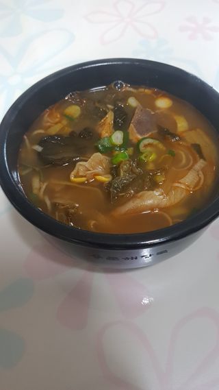 요리반상회 용문해장국 2팩 + 뚝배기 1개 — 5점을 준 리뷰어가 2021년 3월 올린 사용 사진