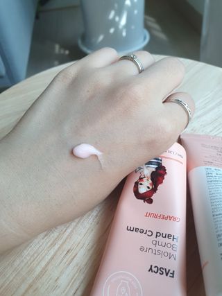파시 FASCY 高保湿ハンドクリーム40ml+80ml セット — 5점을 준 리뷰어가 2021년 8월 올린 사용 사진