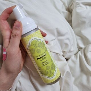 에프에이치아이코리아 노쿠아 물없이 감는 올인원 드라이 노워시 샴푸 폼클렌저 200ml — 5점을 준 리뷰어가 2021년 5월 올린 사용 사진