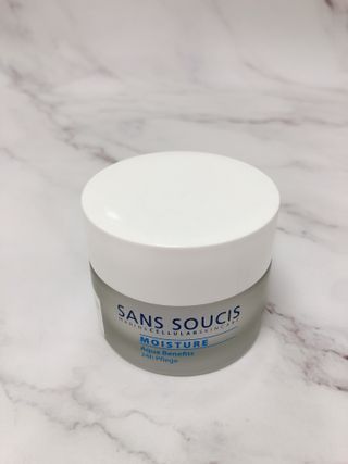산수시 아쿠아 베네핏 24h 수부지 물광 속건조 수분크림 50ml — 5점을 준 리뷰어가 2021년 7월 올린 사용 사진