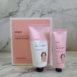 파시 FASCY 高保湿ハンドクリーム40ml+80ml セット — 4점을 준 리뷰어가 2021년 5월 올린 사용 사진