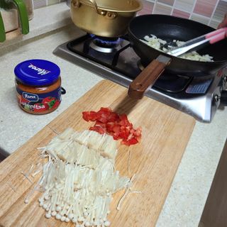 [유픽] 구운 야채의 풍미를 담은 토마토소스, 마르코 루테닛사 2병 — 3점을 준 리뷰어가 2021년 2월 올린 사용 사진