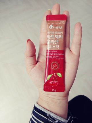 자연에온 가득담은 몽모랑시 타트체리 콜라겐 젤리스틱 — 4점을 준 리뷰어가 2021년 1월 올린 사용 사진