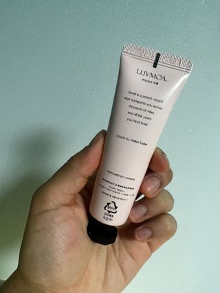 러브모아 향수 고체향수 승무원 고체향수 바르는 향수 니치향수 도손 우드세이지 앤 씨솔트 — 5점을 준 리뷰어가 2022년 11월 올린 사용 사진
