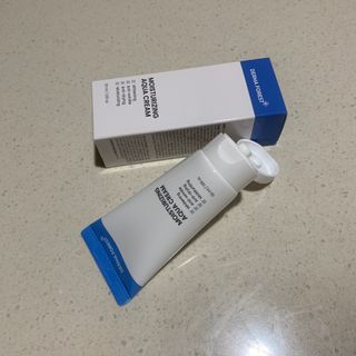 더마포레스트 모이스처라이징 아쿠아크림 / 수분크림 히알루론산 펩타이드 보습 미백 주름개선 — 4점을 준 리뷰어가 2021년 6월 올린 사용 사진
