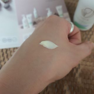 mom e 맘이 내추럴 베이비 케어 크림+바디오일 — 4점을 준 리뷰어가 2021년 2월 올린 사용 사진