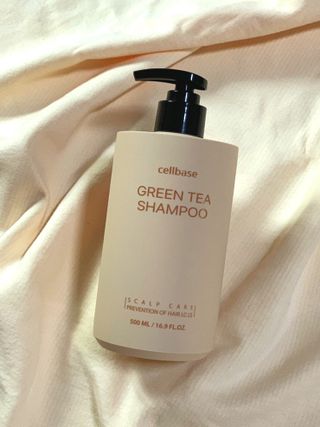 프리마인 더이상 뻣뻣하고 효과없는 탈모샴푸는 NO. 근본부터 케어하는 셀베이스 그린티샴푸(500ml) — 4점을 준 리뷰어가 2023년 5월 올린 사용 사진
