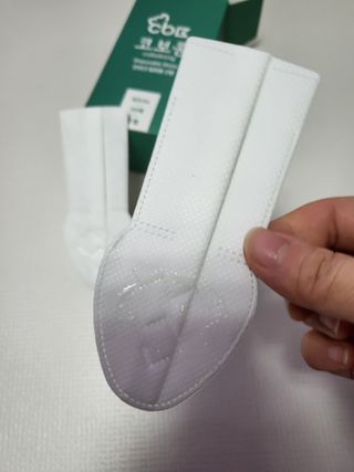 코보콩 에어슈즈 강아지 일회용 신발 소용량 패키지 20매 초경량  미끄럼방지 실내외 겸용 — 3.5점을 준 리뷰어가 2022년 2월 올린 사용 사진