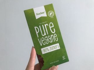 당류2g 자일리톨로 단맛을낸 슈카 퓨어비건 무설탕초콜릿 Xucker vegan 2개입 — 5점을 준 리뷰어가 2021년 4월 올린 사용 사진