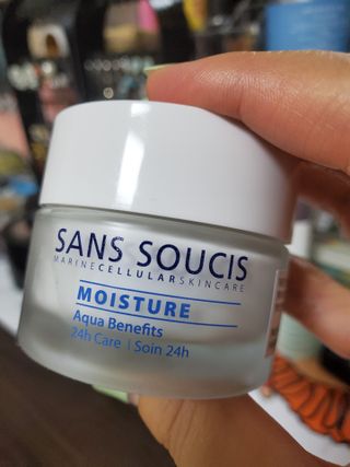 산수시 아쿠아 베네핏 24h 수부지 물광 속건조 수분크림 50ml — 5점을 준 리뷰어가 2021년 7월 올린 사용 사진