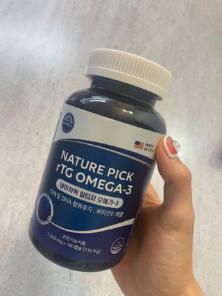 서울약사신협 네이처픽_알티지오메가3_1,205mg x 180캡슐 — 4점을 준 리뷰어가 2021년 9월 올린 사용 사진