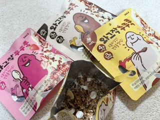 스낵스 와그작후루룩 3종_카카오2봉+아몬드2봉+딸기2봉 (총 6봉) — 5점을 준 리뷰어가 2024년 2월 올린 사용 사진