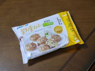 로드몰 [굽네] 컬리플라워 닭가슴살 만두 2종 6팩 — 5점을 준 리뷰어가 2021년 9월 올린 사용 사진