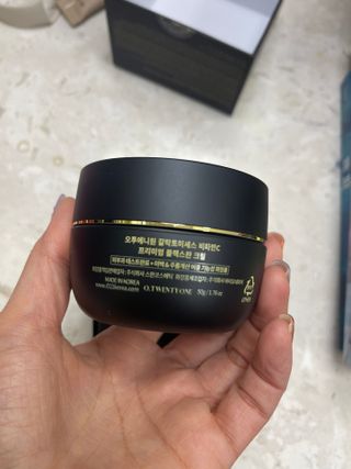오투에니원 갈락토미세스 비타민 C 프리미엄 블랙스완 크림 50g — 5점을 준 리뷰어가 2023년 2월 올린 사용 사진