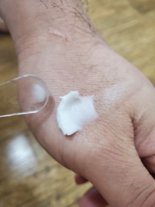 오투에니원 갈락토미세스 비타민 C 프리미엄 블랙스완 크림 50g — 5점을 준 리뷰어가 2023년 1월 올린 사용 사진